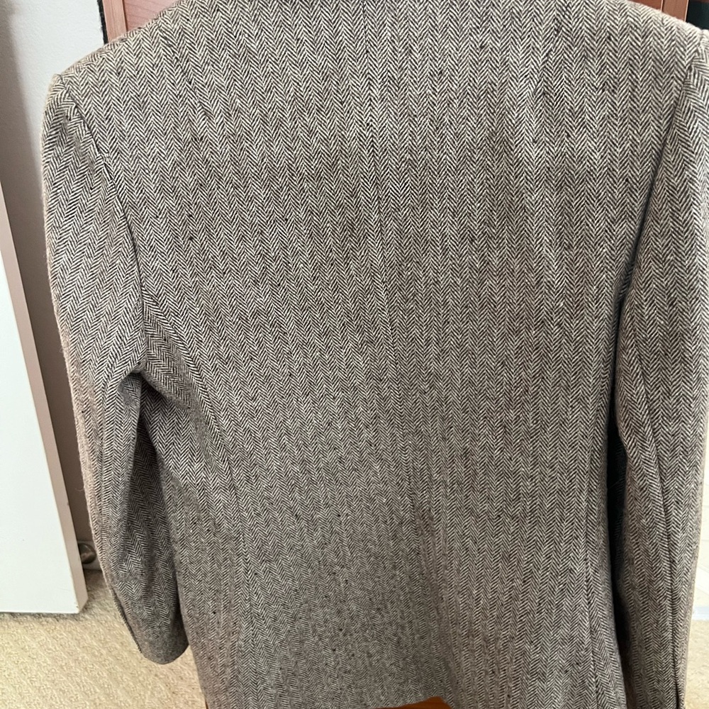 Elegant Gray Herringbone Blazer - Picture 3 of 6